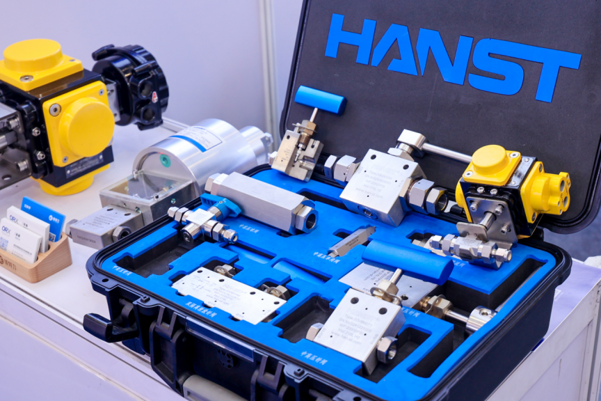 ABUIABAEGAAg5PfeyQYorLaWmgQw4AY4wAQ